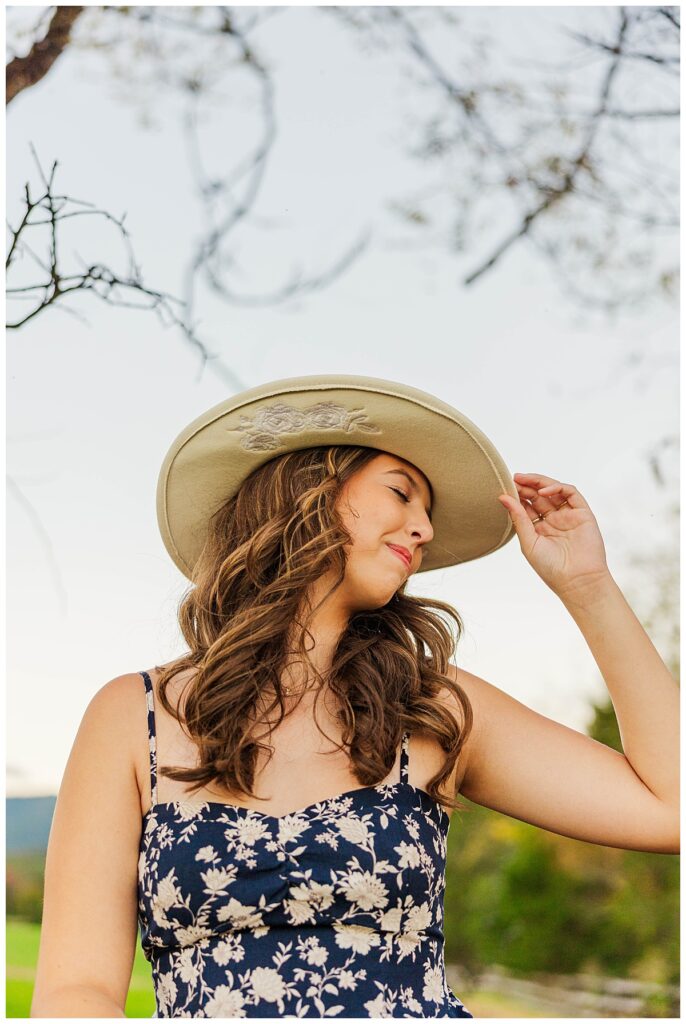 Country senior pictures in Richmond, VA