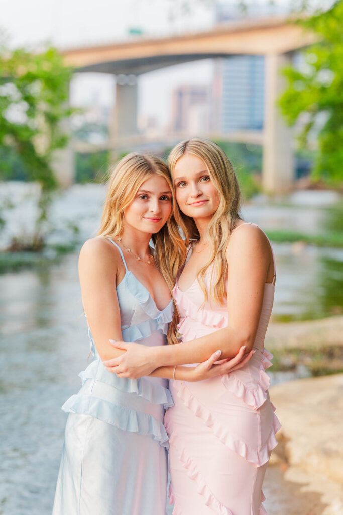 twin senior photos | Richmond senior photographer